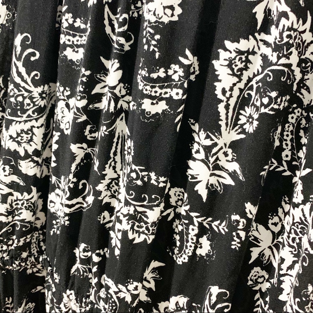 Elle Sleeveless Floral Dress with Rounded Neckline - Picture 6 of 8
